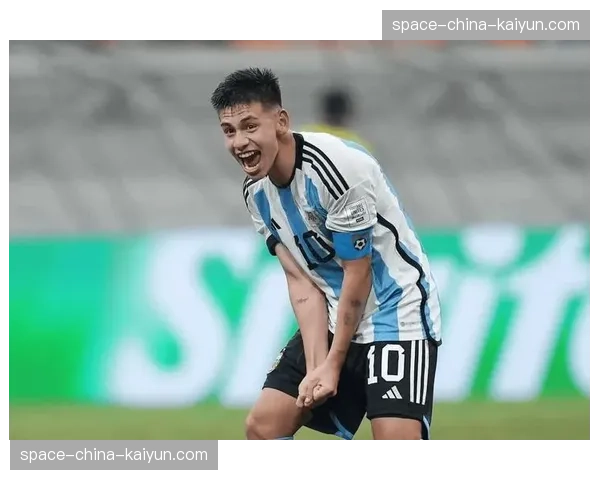 独家专访曼城主帅:谈三月密集赛程下的轮换策略与年轻球员使用 独家专访曼城主帅:谈三月密集赛程下的轮换策略与年轻球员使用