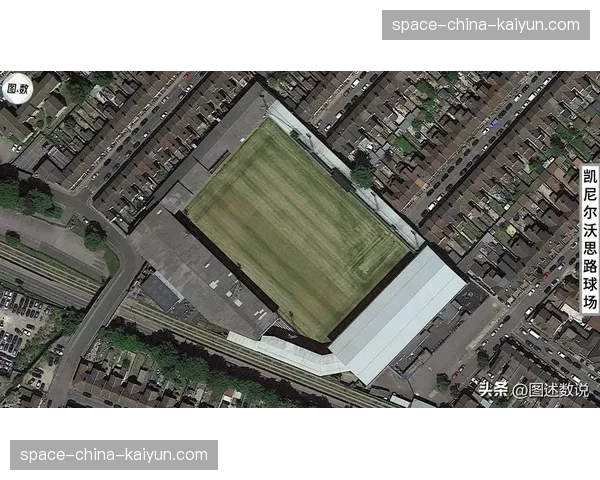 为应对极端天气，英超敦促各俱乐部检查夏季球场降温系统