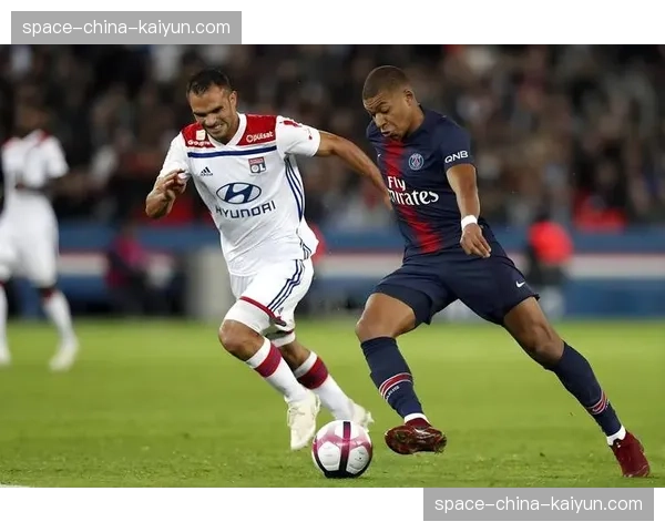 巴黎圣日耳曼vs里昂伤病报告出炉，主队损一将客队残阵