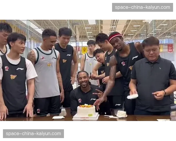 解读广东队针对萨林杰设计的侧翼夹击与快速轮转策略